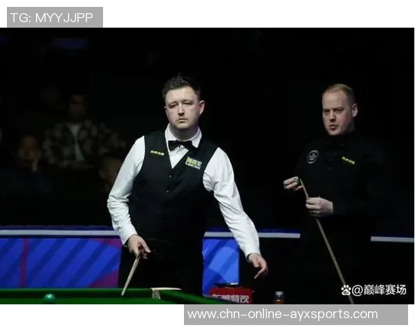 肖国栋与汤姆福德激战正酣谁能在这场巅峰对决中笑到最后